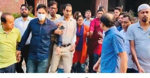 বঙ্গবন্ধু অ্যাভিনিউ এ ছাত্রলীগের ঝটিকা মিছিল