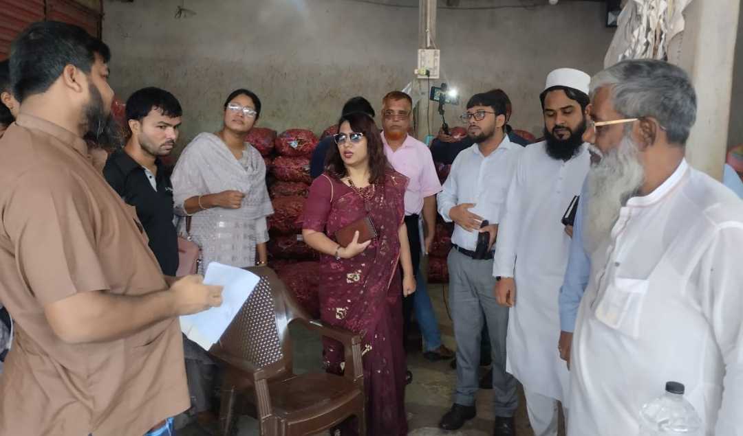 টাঙ্গাইলে দ্রব্যমূল্য নিয়ন্ত্রণে চারটি দোকানে ২৫ হাজার টাকা জরিমানা