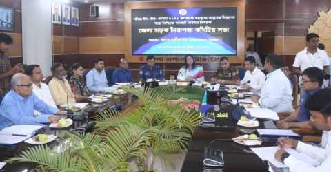 টাঙ্গাইলে যানজট নিরসন বিষয়ক জেলা সড়ক নিরাপত্তা কমিটির সভা অনুষ্ঠিত