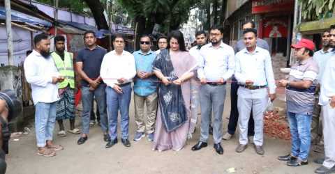 টাঙ্গাইল পৌরসভার জনগুরুত্বপূর্ণ সাতটি রাস্তার সংস্কার কাজের উদ্বোধন