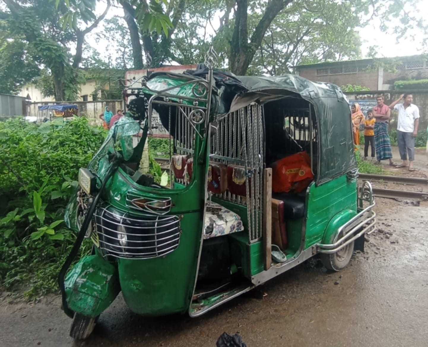 ‎কিশোরগঞ্জে  ট্রেন সিএনজির সংঘর্ষ, আহত ৩ ‎